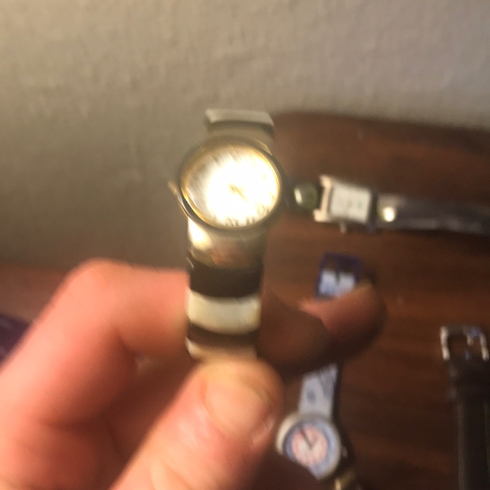 Watch - Picture 3 of 3